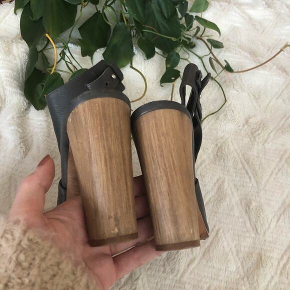 Vince Addie Grey Leather Open Toe Heeled Booties - Picture 7 of 8